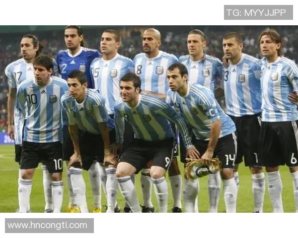 足球明星囧爷究竟是谁他在绿茵场上的传奇故事与个人魅力揭秘