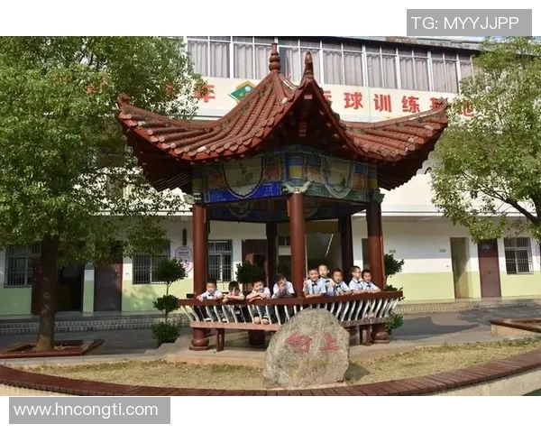 足球明星背影魅力展现女性风采的独特瞬间与动人故事