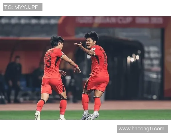 香港足球明星队激情四射冲击赛场全力以赴追逐梦想与荣耀 香港足球明星队激情四射冲击赛场全力以赴追逐梦想与荣耀